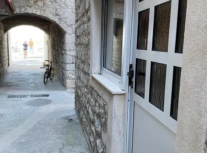 Vinka Каштела